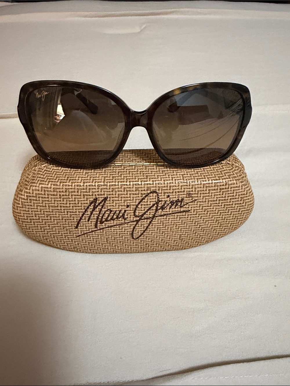 Maui Jim Women's Tortoiseshell Frame Sunglasses with Brown Gradient Lenses